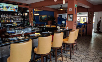 Delfines Grill inside