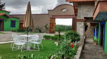 Emperador Restaurant-bar outside