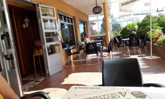 Luna De Mompox outside