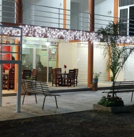 Alfonso's Pizza A La Leña. food