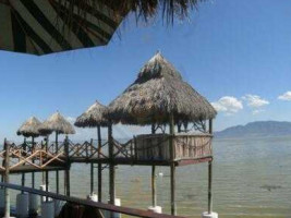 La Iguana De Piedra outside