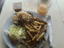 Booby's Beach Grill food