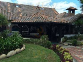 El Viejo Roble inside