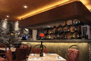 La Route Des Vins Val Quirico inside