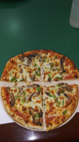Bravo's Pizza food