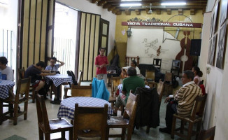 Casa De La Trova Pepe Sánchez inside