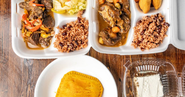 Little Caesars Pizza food